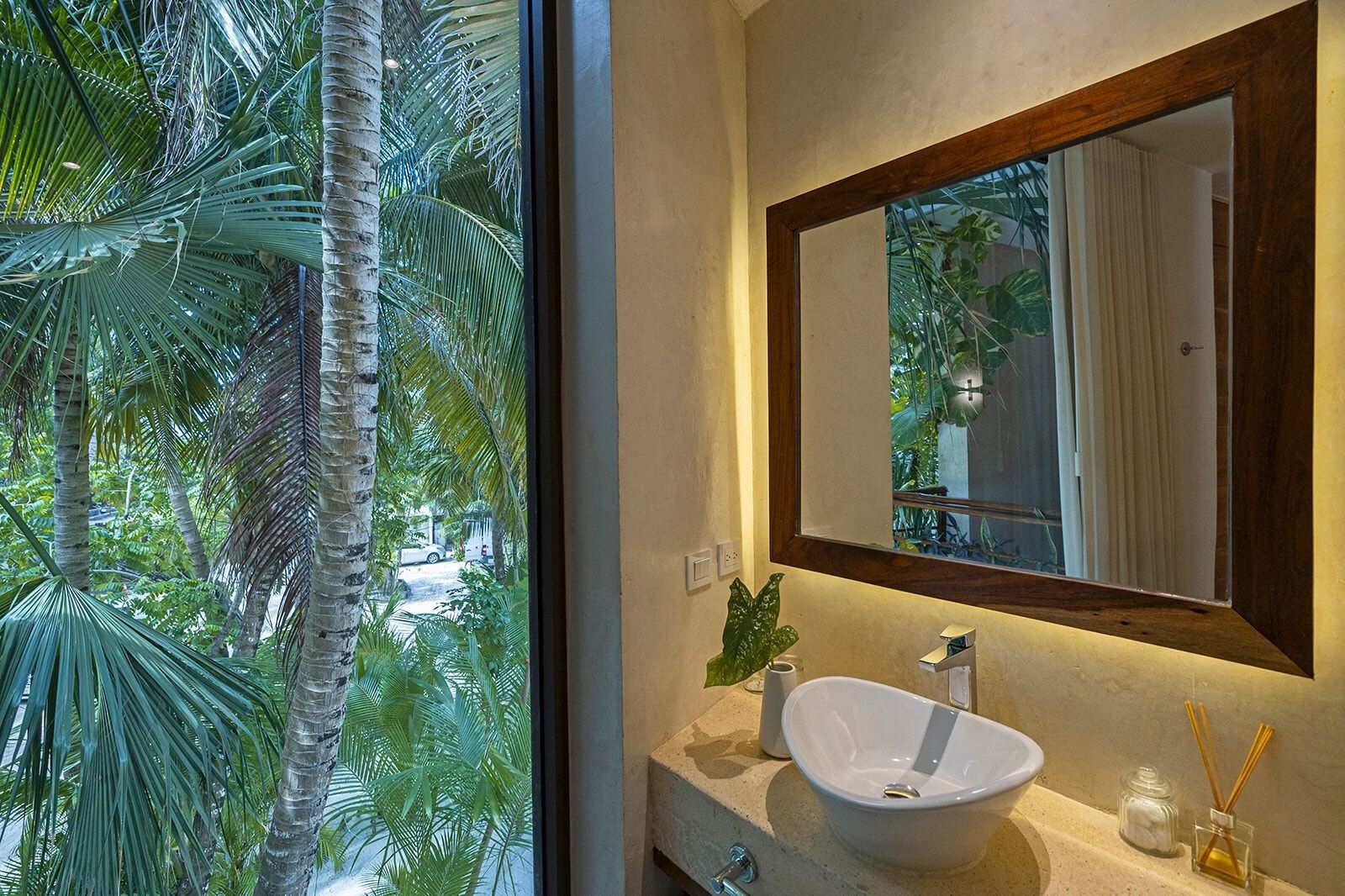 Suite Vista parcial al mar · 3